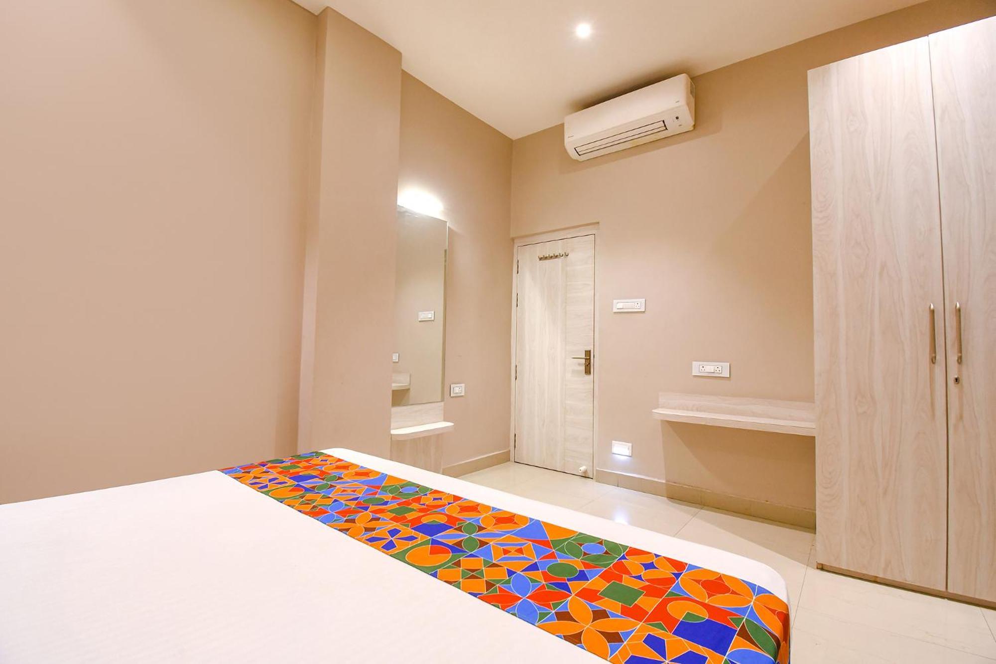 Fabhotel Kitchen Q Inn - Belaghata Kolkata Bagian luar foto
